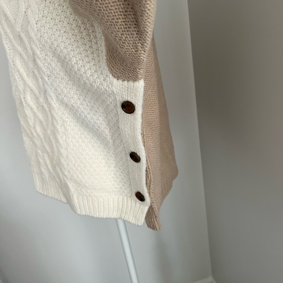 NWOT Women’s Love Ellie Sweater with Side Button Detail Size: XXL - Picture 6 of 7